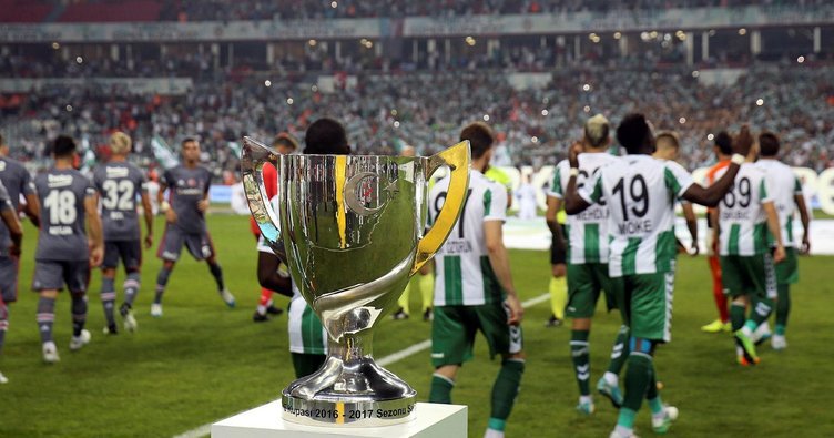 Beşiktaşlı yıldız hüngür hüngür ağladı