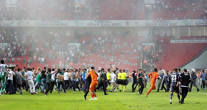 'Bıçaklı taraftarla ilgili flaş karar