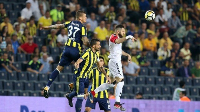 Fenerbahçe, Beşiktaş'ın gözdesini kapıyor