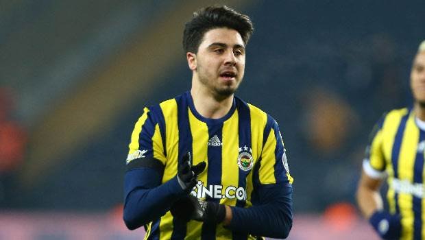 'Fenerbahçe taraftarından Ozan Tufan'a olay tezahürat