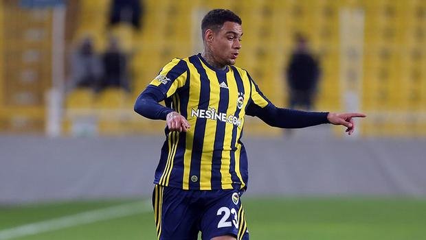 Fenerbahçe’de Gregory van der Wiel affedildi!