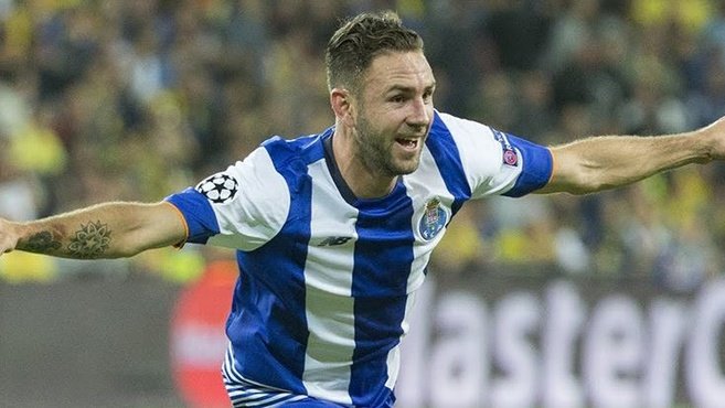 Fenerbahçe’de sol bek hedefi: Miguel Layun