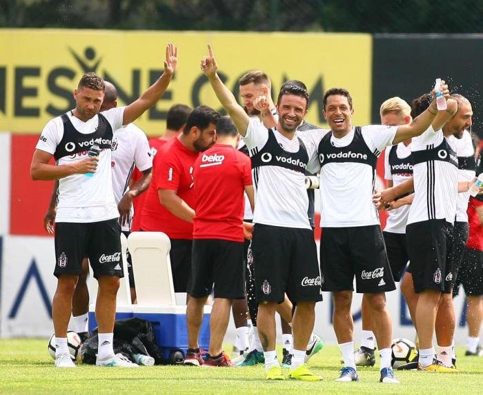 'Flaş! Beşiktaşlı oyuncudan ayrılık kararı