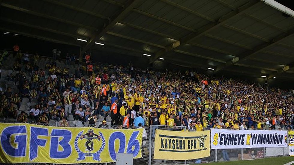 'Flaş! Fenerbahçe'nin yeni transferi tribünde