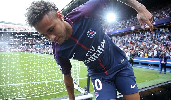Fransa'da Neymar çılgınlığı! Forma kalmadı...