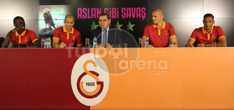 Galatasaray'da toplu imza töreni