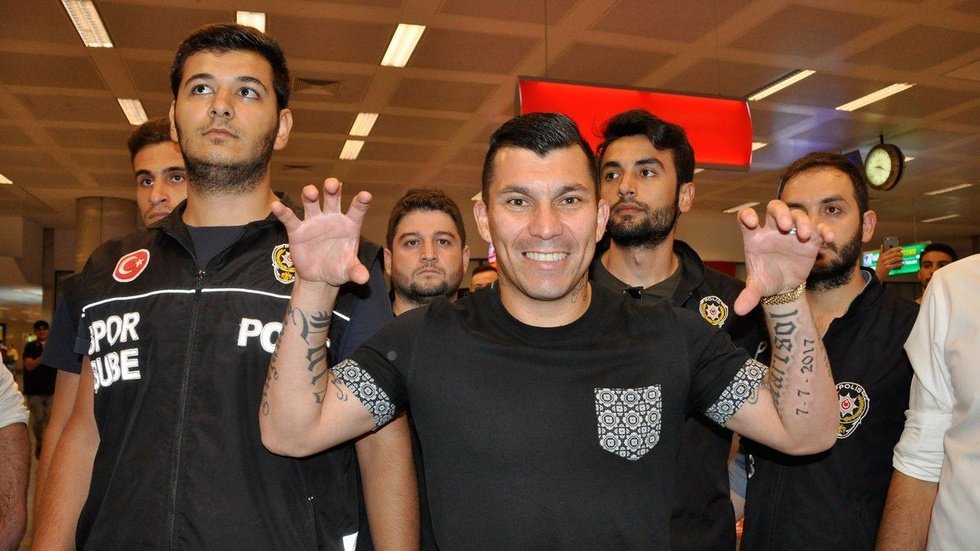 Gary Medel İstanbul’da!