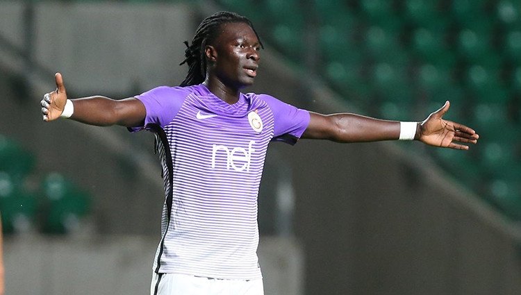 'Gomis saç baş yoldurdu