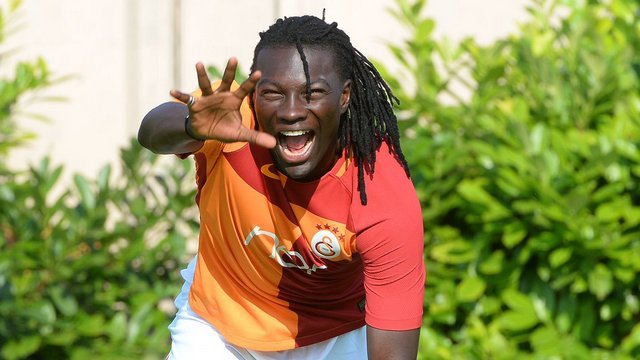 Gomis’e çok özel kefil!