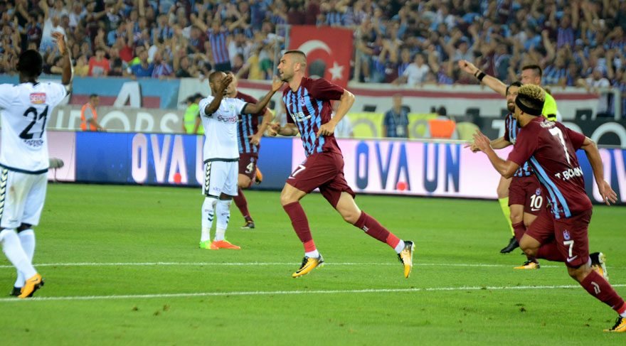 HAFTANIN FUTBOLCUSU: BURAK YILMAZ