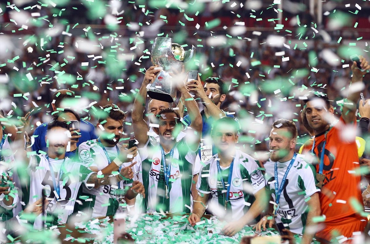 Konyaspor'un tarihi kupa töreni