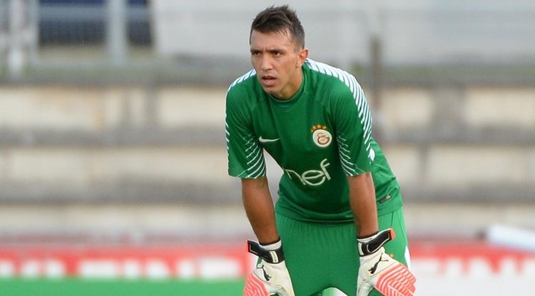 Muslera, Hertha Berlin maçında çıldırdı