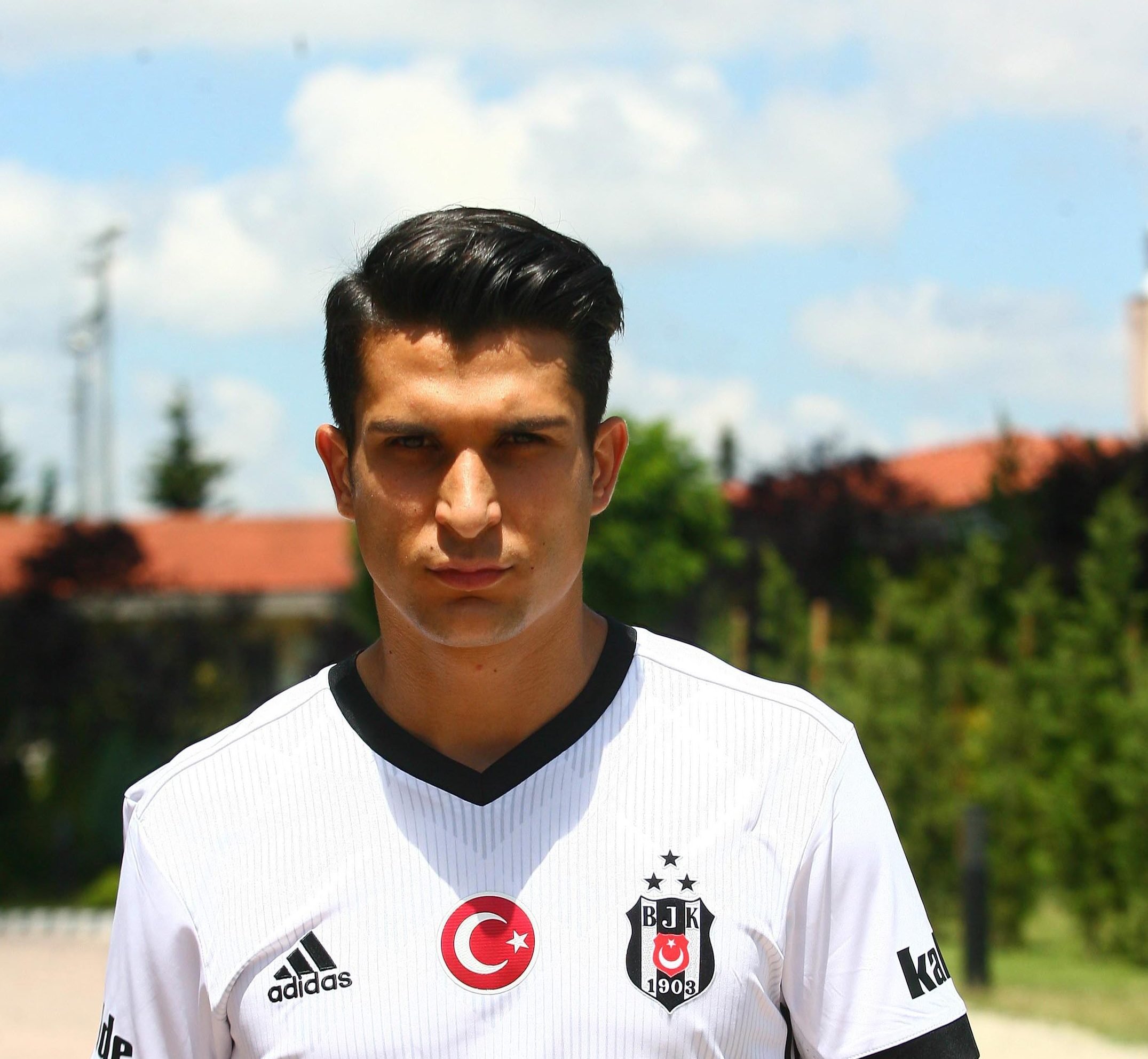 Necip Uysal 3,25 mil. Euro