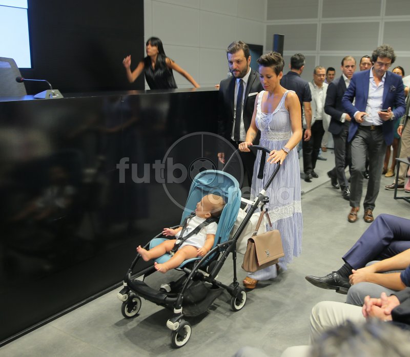 'Beşiktaş'ta Alvaro Negredo imzaladı