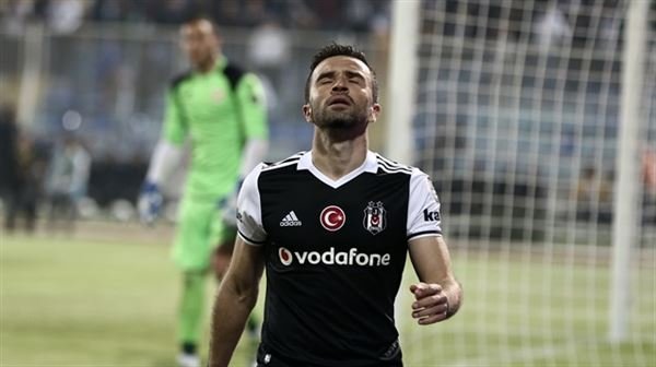 'Son Dakika: Gökhan Gönül kaç hafta oynayamayacak?
