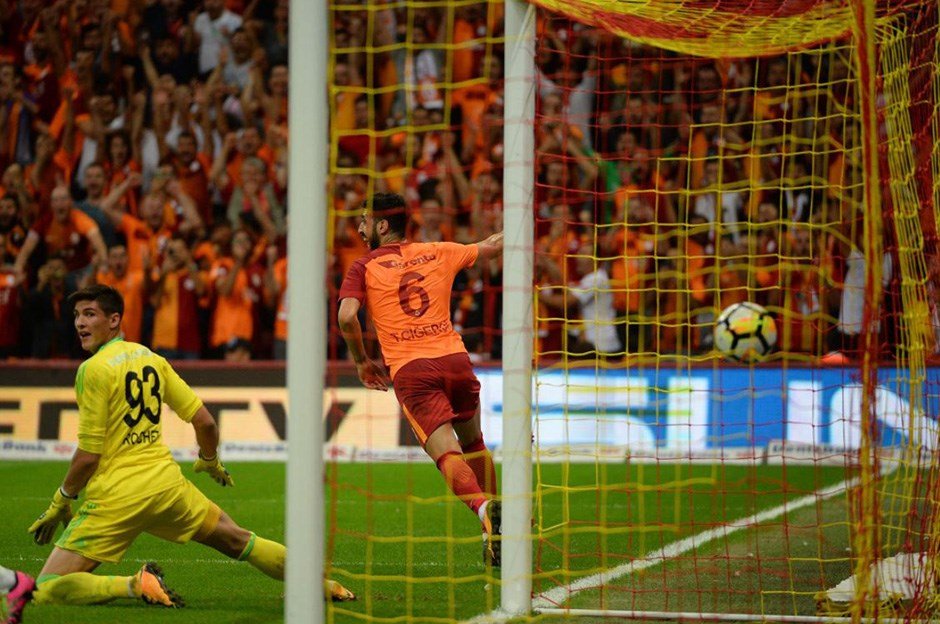 Tolga Ciğerci'nin gece yarısı idrar nöbeti