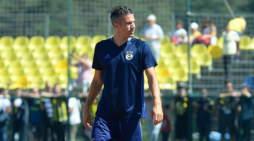 'Van Persie'nin gözü Göztepe'de