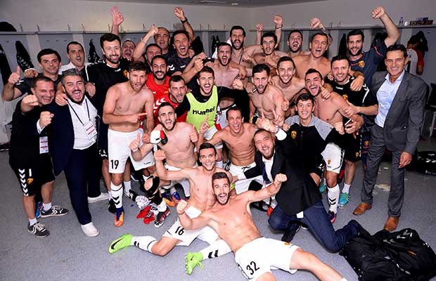 Vardar'ın soyunma odasındaki Fenerbahçe sevinci