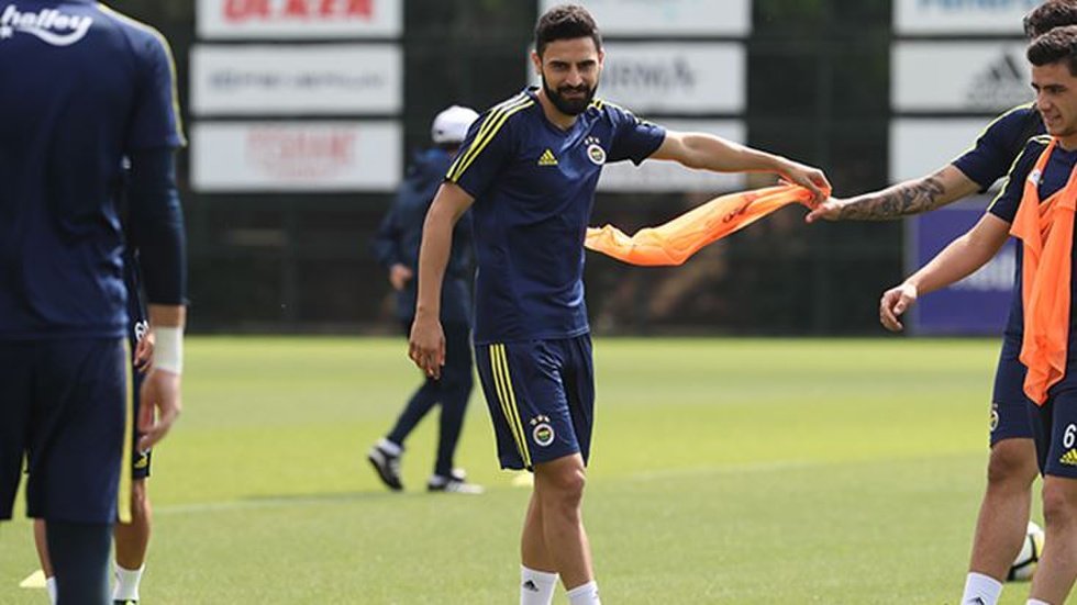 Fenerbahçe’ye Mehmet Ekici müjdesi
