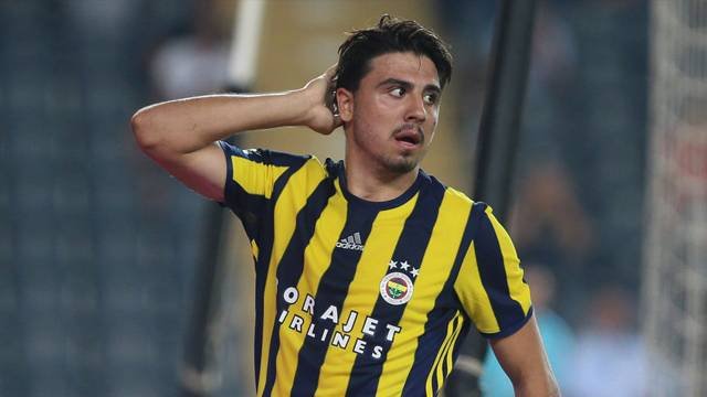 ' Galatasaray maçında skandal! Ozan Tufan...