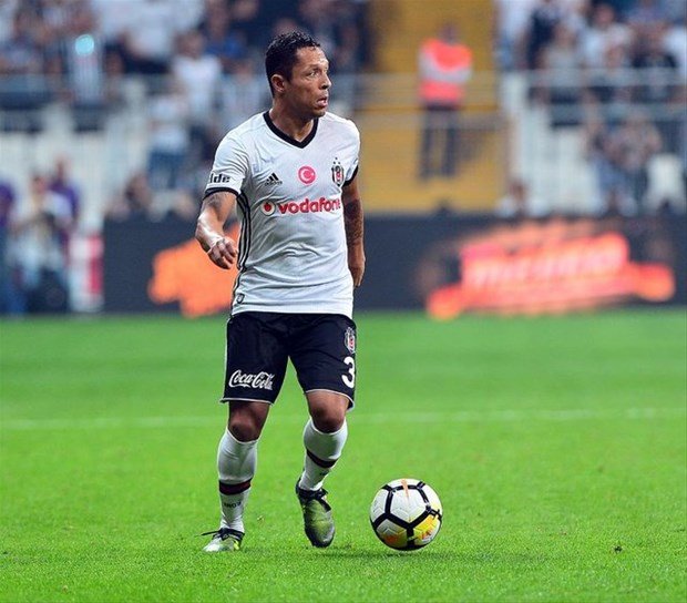 ADRİANO -