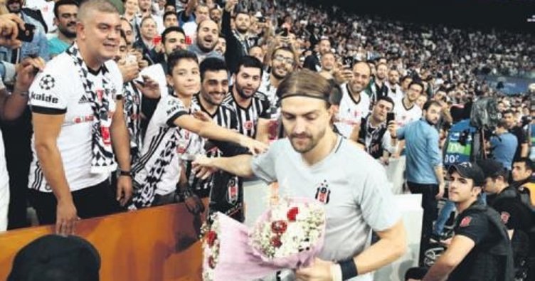 Beşiktaş taraftarından büyük hazırlık! Fenerbahçe'ye özel...