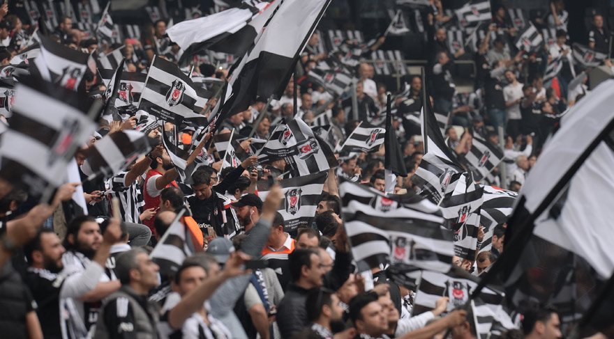 'Beşiktaş taraftarından tehlikeli hareket!