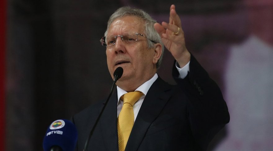 Canlı yayında Aziz Yıldırım'dan özür diledi