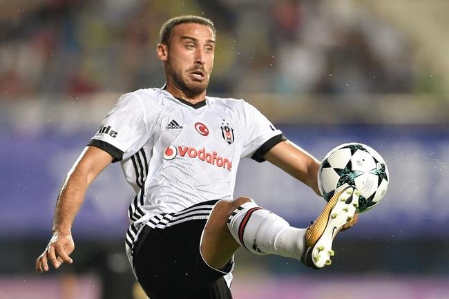 Cenk Tosun İspanyollar’ı peşine taktı!