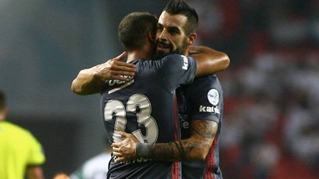 Cenk Tosun transferine Negredo engeli!