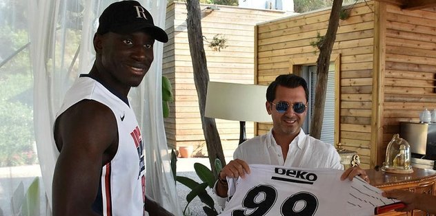 Demba Ba’dan ayrılık mesajı!