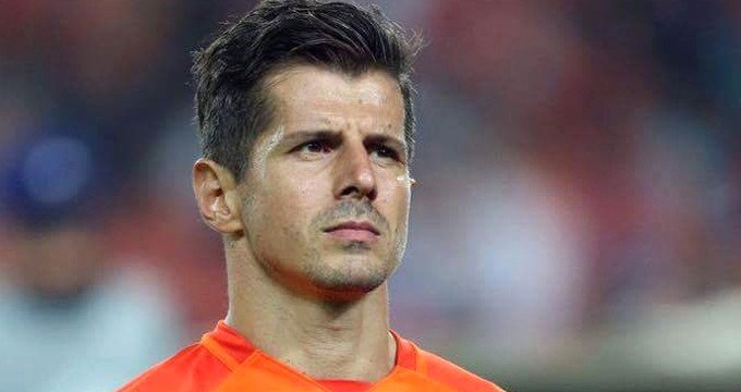 Emre Belözoğlu - 79