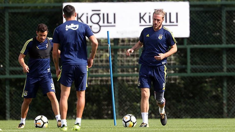 Fenerbahçe, Akhisarspor maçı hazırlıklarına başladı