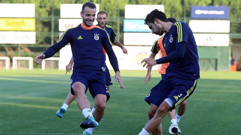 Fenerbahçe Başakşehir’e bileniyor