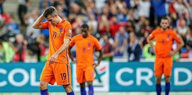 Fenerbahçe’de yönetim Van Persie ile görüşecek