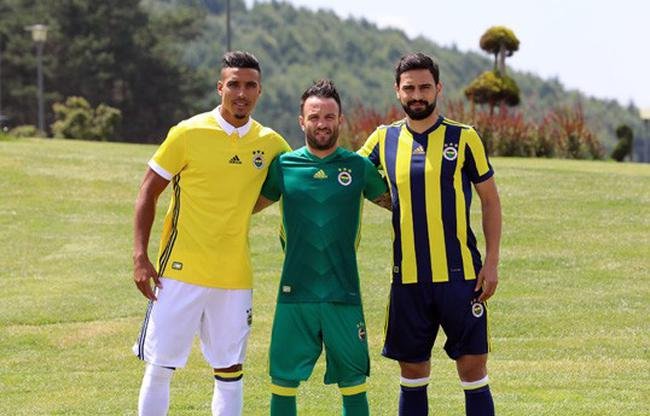 'Fenerbahçe'nin gözdesi Benfica'ya gitti