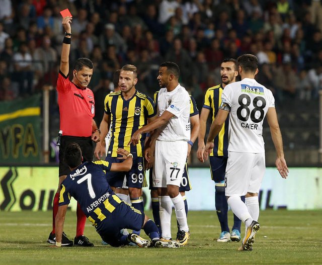 Fenerbahçe’ye büyük şok!