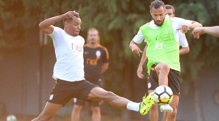 Galatasaray günü çift antrenmanla sürdürdü
