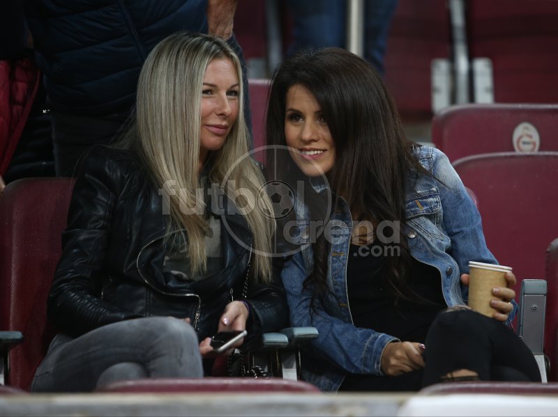 'Galatasaray tribünlerinden renkli kareler