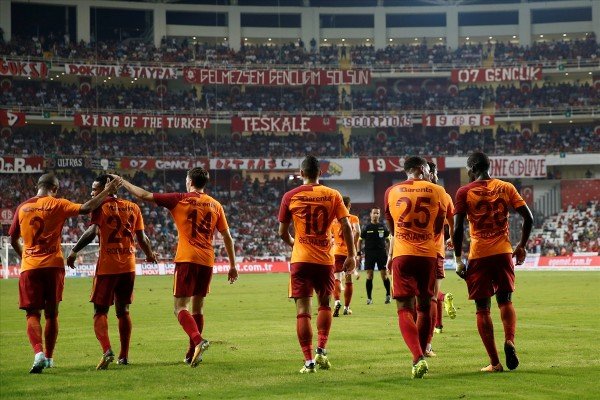 Galatasaray yönetiminden erken uyarı! Yıldızların dikkatine...