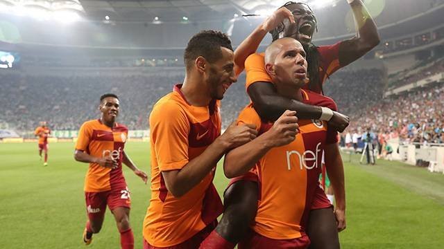 Galatasaray'da Feghouli'nin Sneijder kaderi