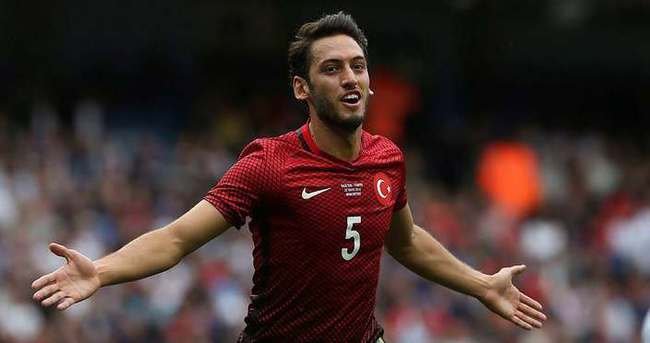 <h2>Hakan Çalhanoğlu (Türkiye)</h2>