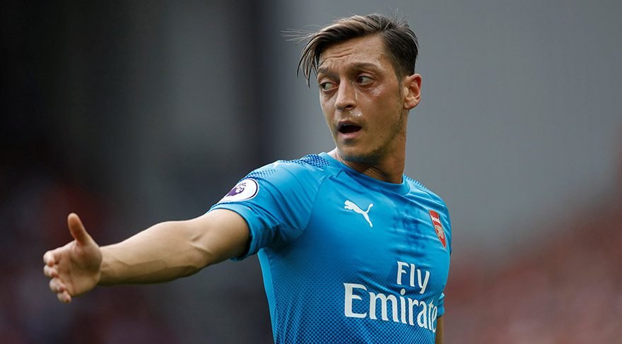 'İngiltere'de büyük tartışma! Mesut Özil...