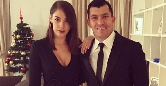 Medel'in eşinden olay! Çırılçıplak fotoğraf paylaştı