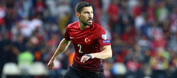 Şener Özbayraklı