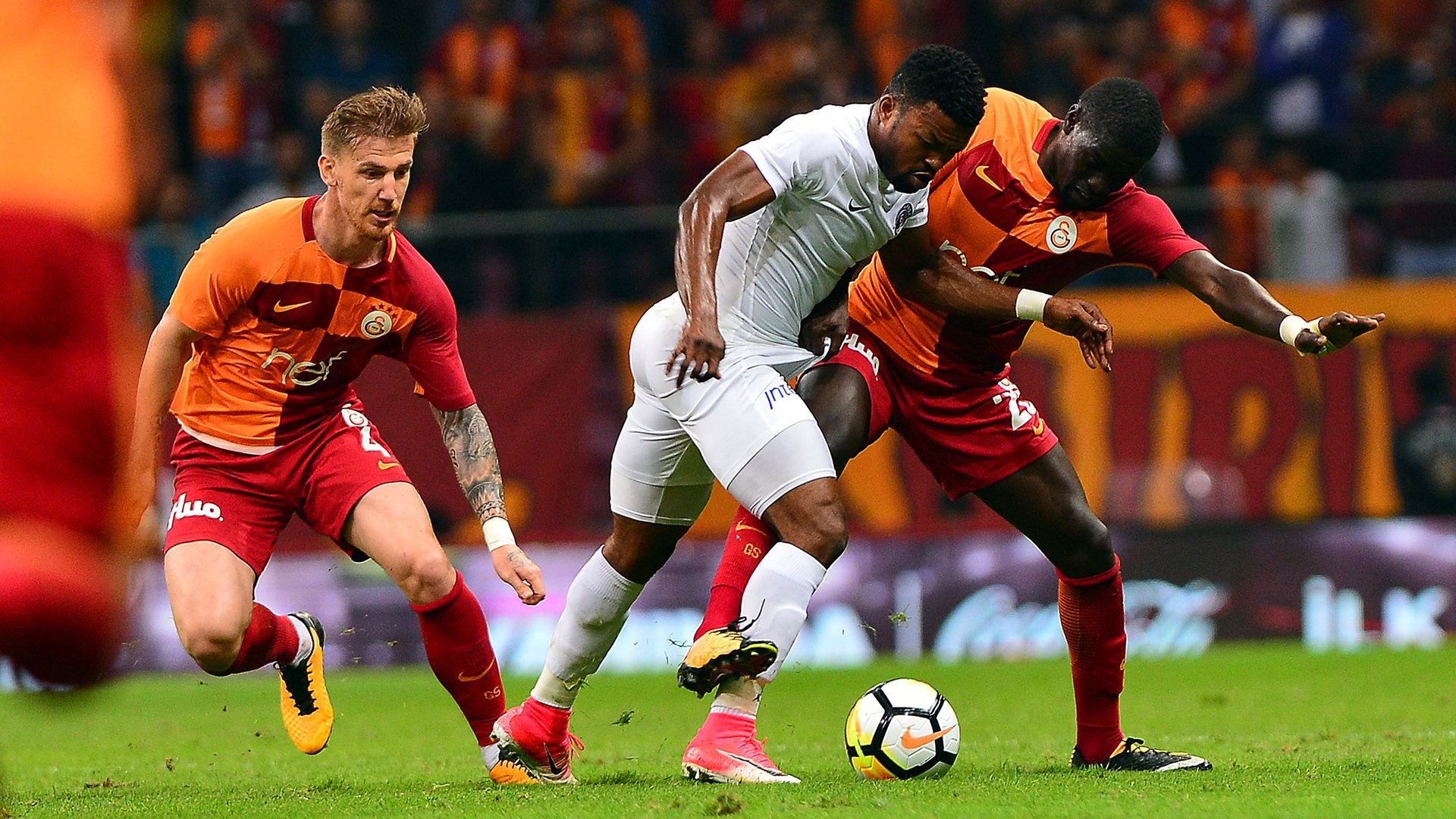 Serdar Aziz'den büyük fedakarlık! 