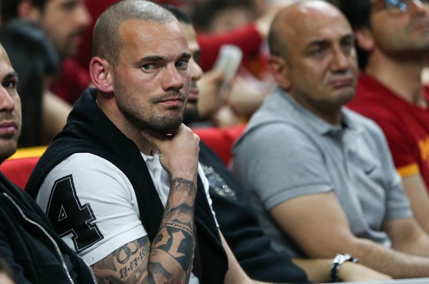 Sneijder'in menajeri Galatasaraylı gencin peşinde