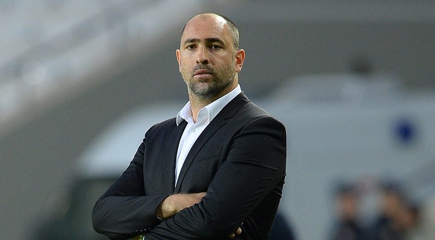 Tudor tercihini yaptı! Feghouli oynayacak mı?