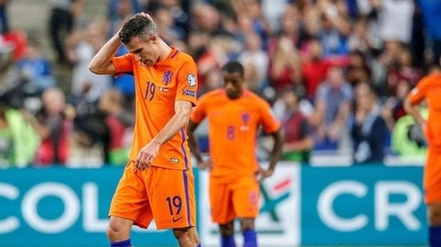 'Van Persie'ye ceza kesildi!