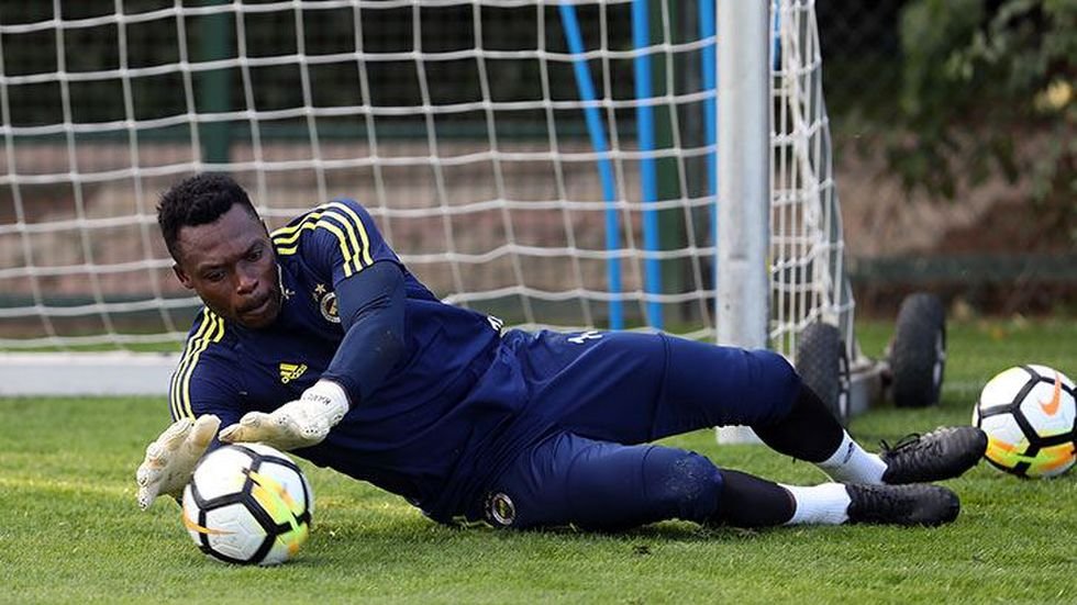 Kameni sakatlandı eldivenler Volkan’a